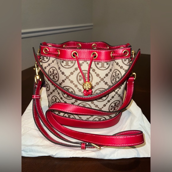 Tory Burch T Mono Floral Bucket Bag - Picture 6 of 9